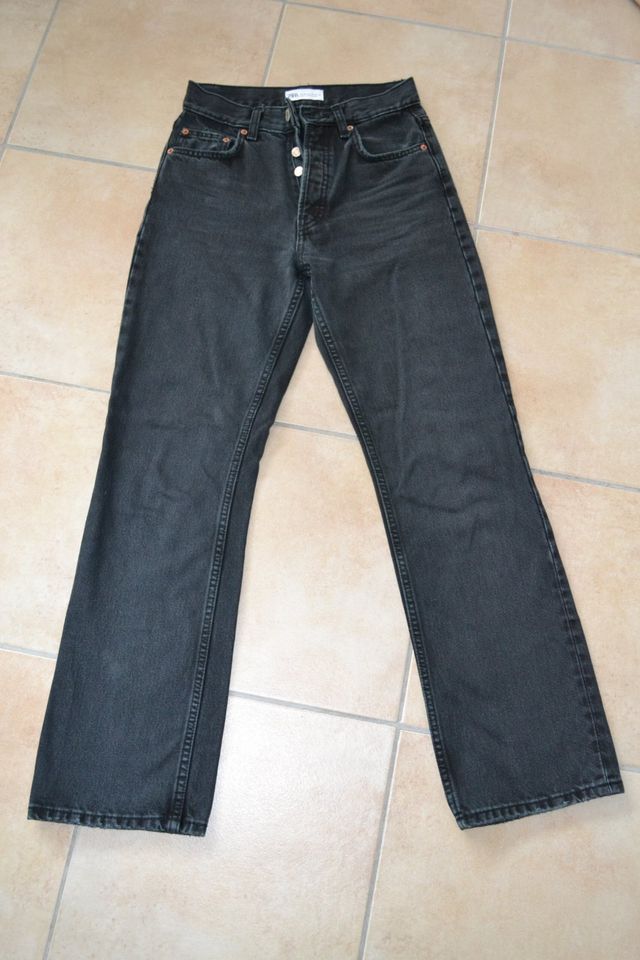 ZARA Jeans schwarz Gr. 32 XXS high waist Knöpfe wash out in Kiel