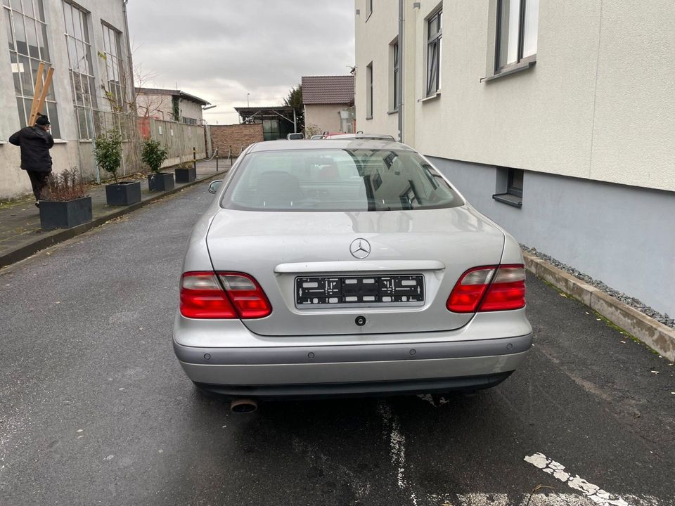 Mercedes-Benz CLK 200 in Frankfurt am Main