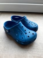 Crocs Sandalen Größe 32/33 in blau unisex Nordrhein-Westfalen - Meschede Vorschau