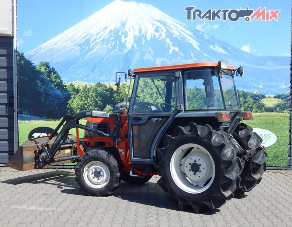 Kleintraktor Kubota, model GL320, Rahmennr.:37668 4WD+TUR+KAB AC in Ludwigsfelde