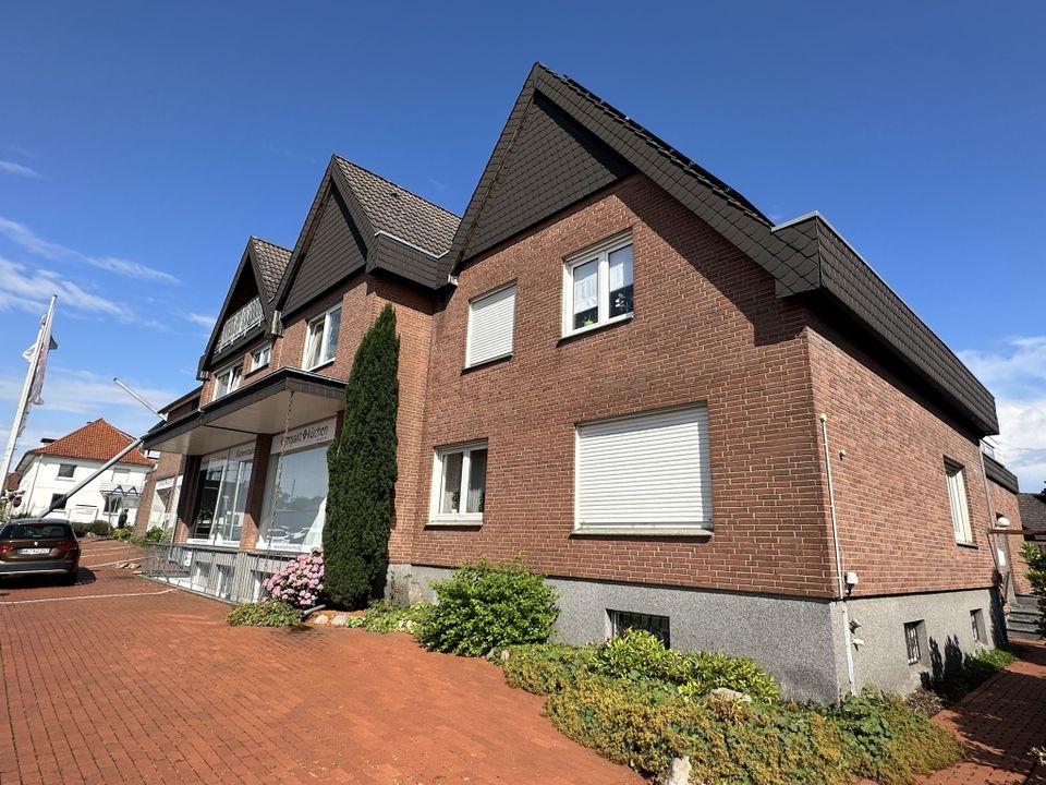 Attraktive Dachgeschosswohnung mit Wintergarten und Dachterrasse in Hiddenhausen in Hiddenhausen