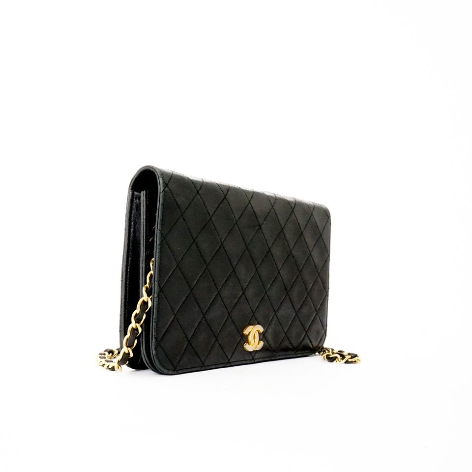 Chanel Timeless Single Flap Bag Black Lambskin Schultertasche in Hemau