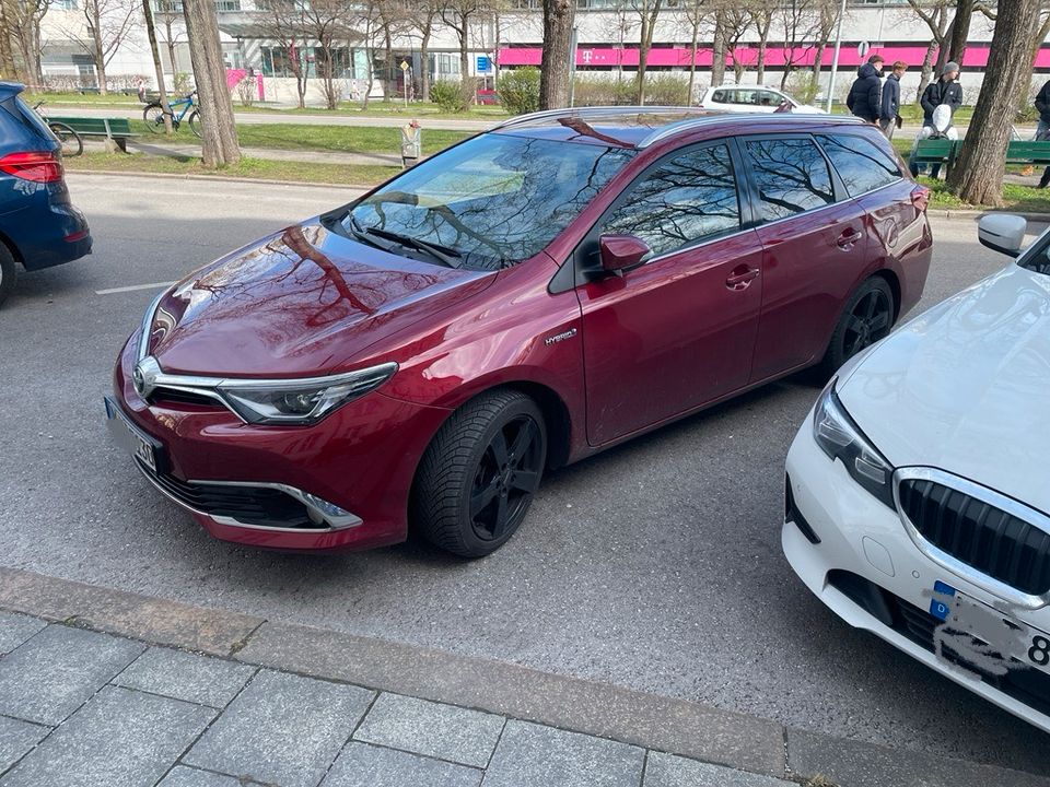 Auris Touring Sports Hybrid: 1,8-1-VVT-i  Juli 2024 in München