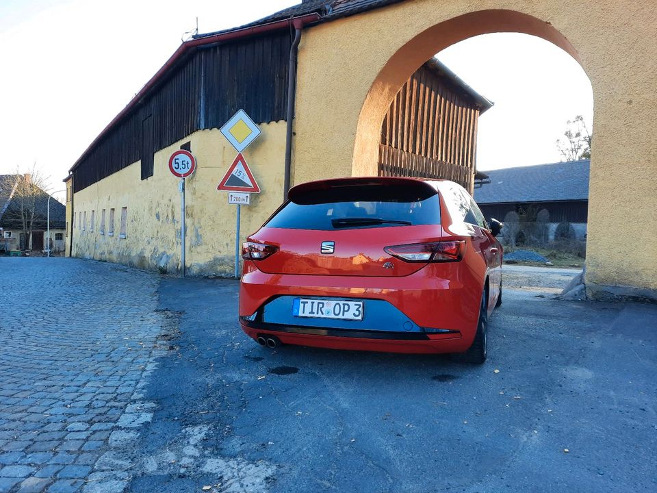 Seat Leon FR SC Sport Coupe  2.0 TDI Navi Sound System in Krummennaab