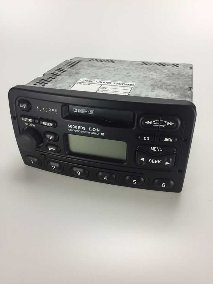 Ford Focus Auto Radio 5000 RDS EON in Hameln