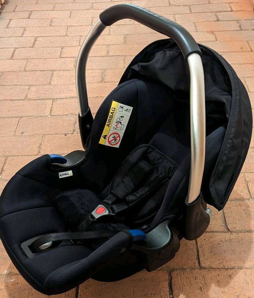 Hauck Babysitz + Isofix Saturn R in Leipzig