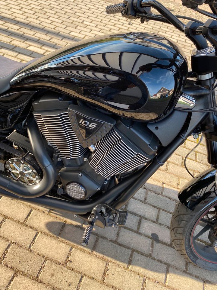 Victory 107 Hammer S 260 Rad No Harley Davidson in Nohfelden