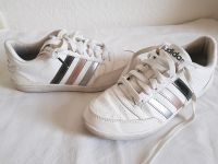 Adidas Sneaker Turnschuhe Gr. 37,5 Nordrhein-Westfalen - Moers Vorschau