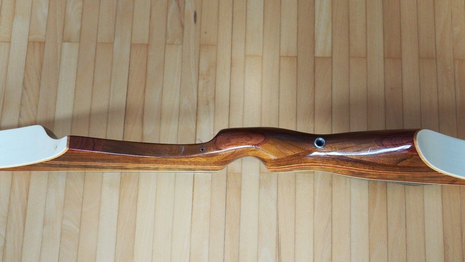 Black Widow 101 Vintage Recurve 68" 37# bei 28" in Velbert