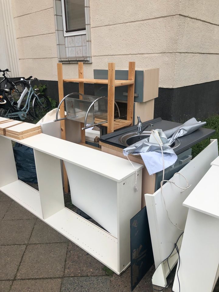 Umzüge Wohnungsauflösung Sperrmüll Entsorgung Keller Entrümpelung in Berlin