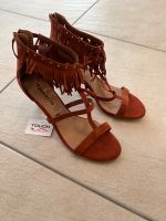 Tamaris Sandalen Pumps High Heels Wildleder 41 Nordrhein-Westfalen - Hürth Vorschau