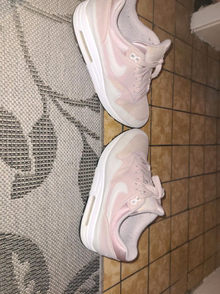 Nike Air Max 1 Größe 38.5 Damen Rosa in Friolzheim