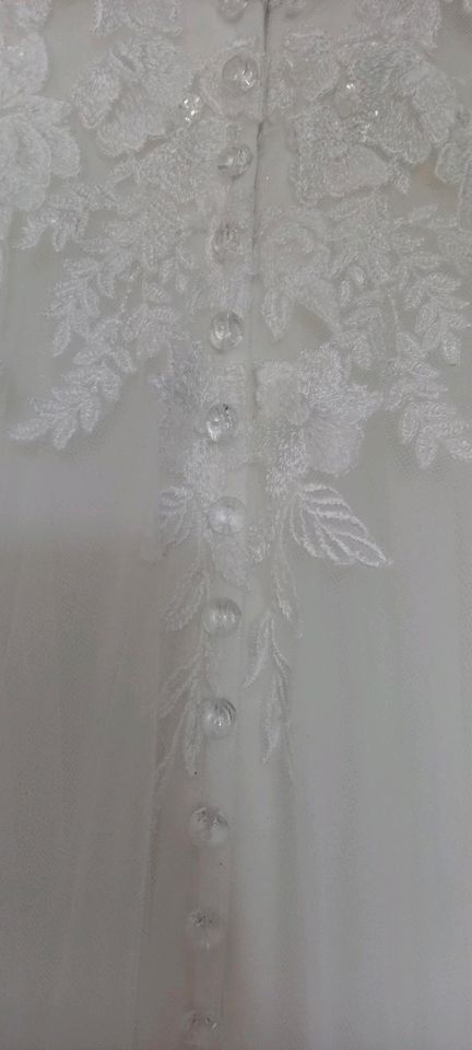 Brautkleid Ivory Größe 36 in Balesfeld