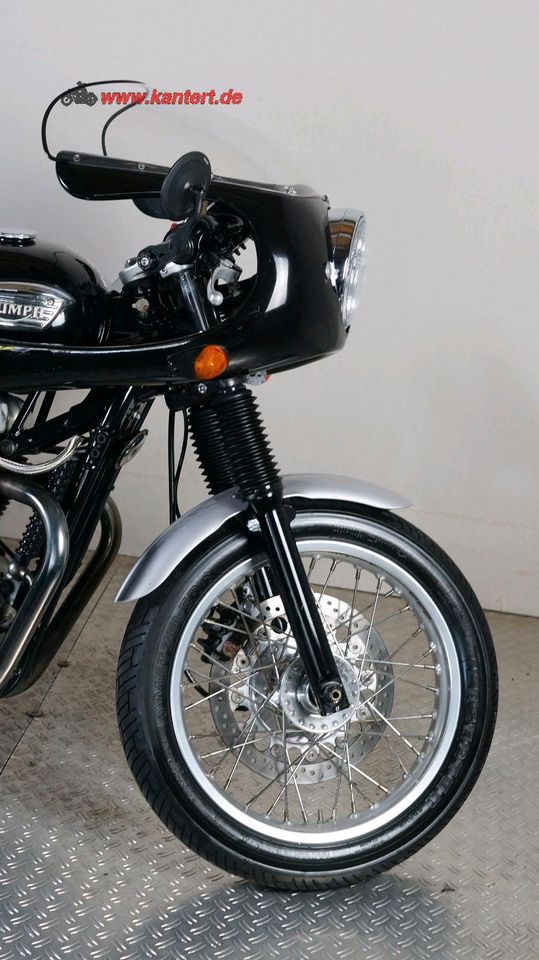 Triumph Thruxton 900 mit Normen Hyde Verkleidung in Willich