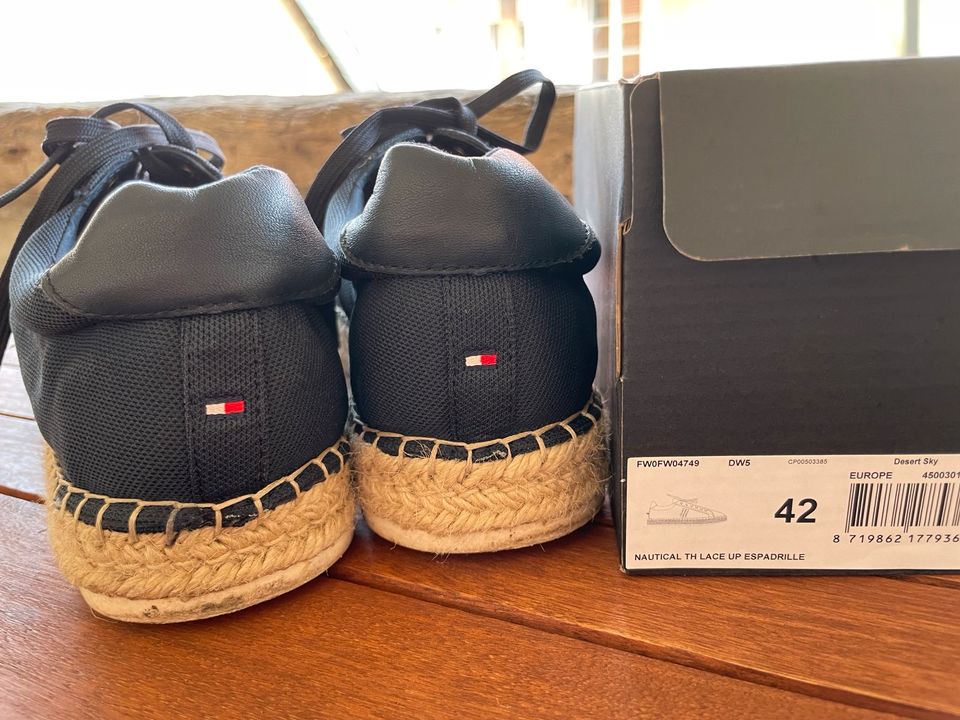 Tommy Hilfiger Espadrilles Blau Gr. 42 in Merzig