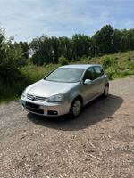 VW Golf 5, grau Nordrhein-Westfalen - Netphen Vorschau