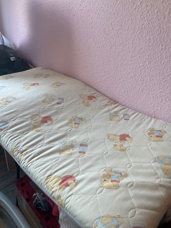 abholfertiges Kinderbett inklusive Matratze in Kamenz