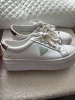 Schuhe Guess Berlin - Spandau Vorschau