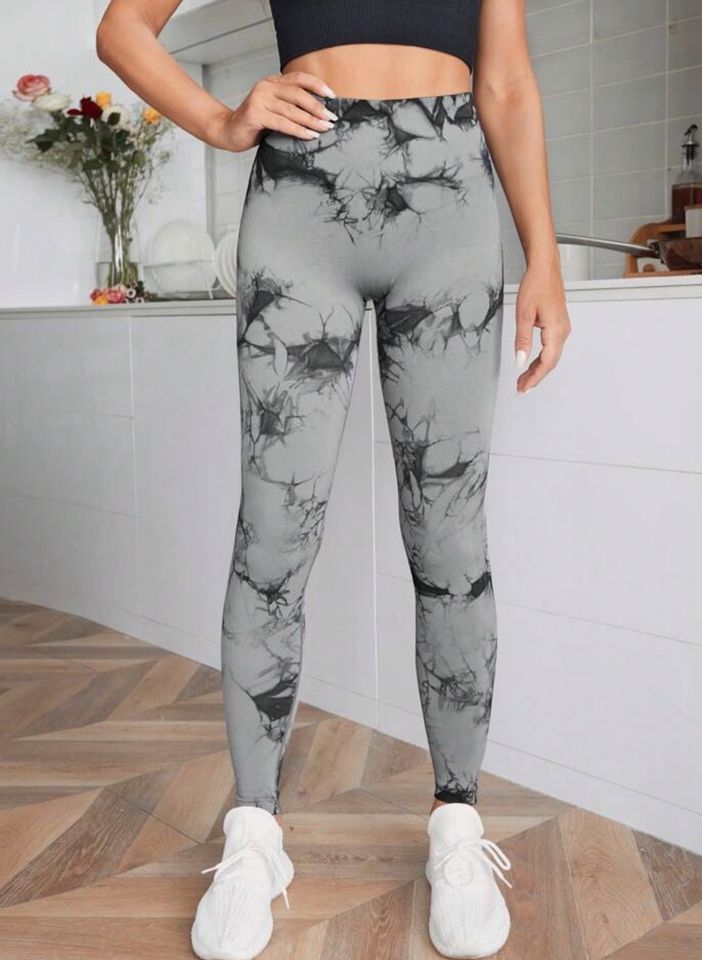 Sportleggins Batik Grau XS in Frankfurt am Main