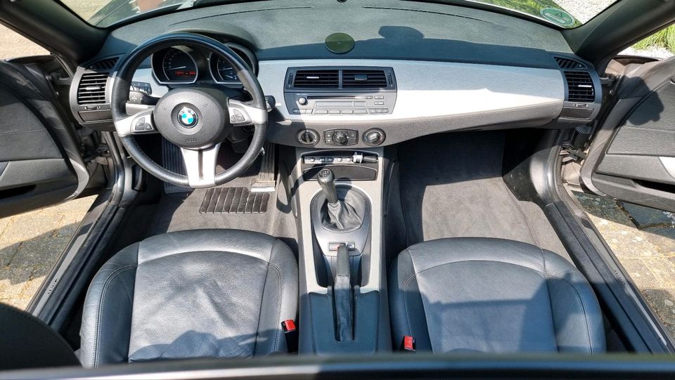 BMW Z4 e85 2.2i, 6 Zylinder, top in Nordhorn