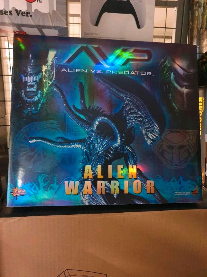 Hot Toys Alien Warrior in Mainz
