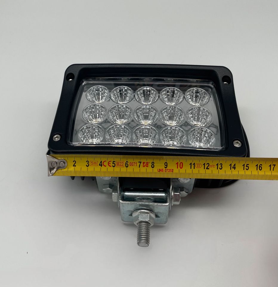 2x 45W LED Arbeitsscheinwerfer Scheinwerfer PKW/LKW/SUV/Traktor in Soltau