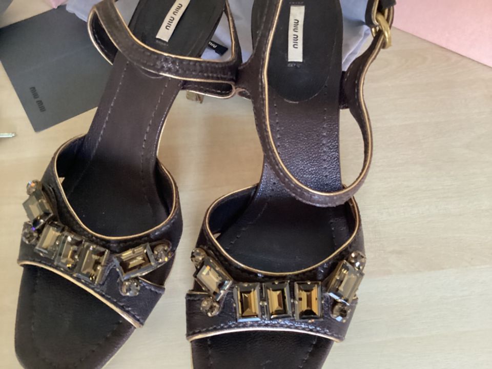 Miu Miu High Heels, Sandaletten mit Swarovski Steine Gr 39 in Wadgassen