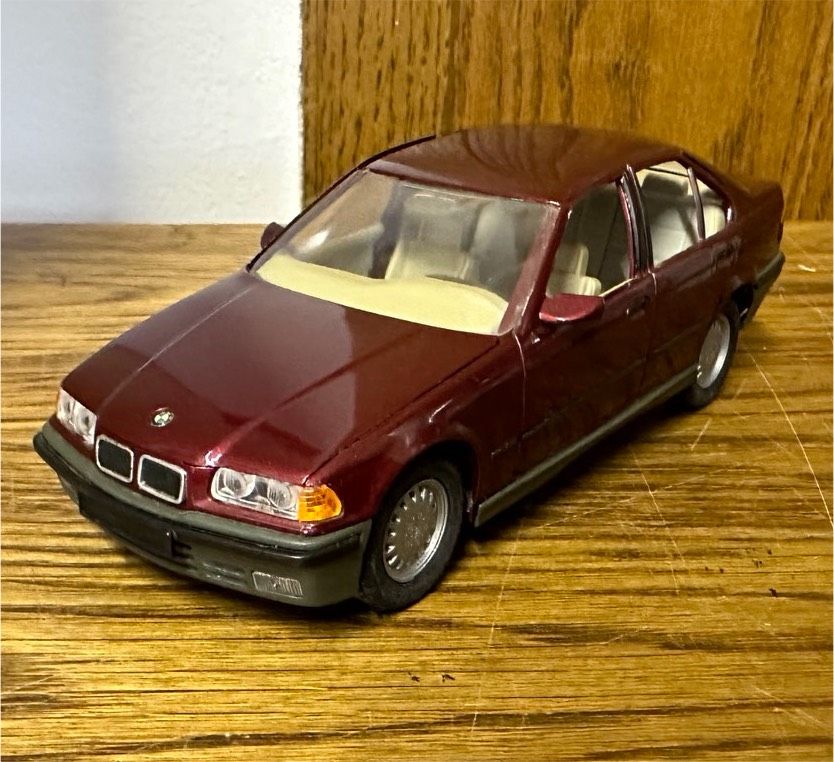 Modellauto 1:24 GAMA E36 BMW 325i 3er 3-Series in Frankfurt am Main