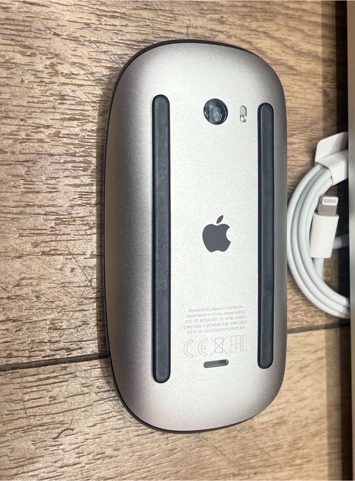 Apple Magic Mouse 2 Maus Bluetooth Schwarz Multi-Touch ​​Top in  Friedrichshain-Kreuzberg - Kreuzberg | Tastatur & Maus gebraucht kaufen |  eBay Kleinanzeigen ist jetzt Kleinanzeigen