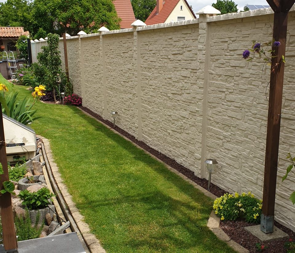 BETONZAUN Mediterran Höhe: 2,0 m Montage Gartenzaun Sichtschutz in Emmendingen