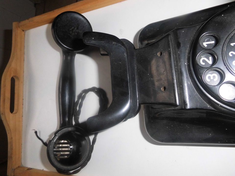 Antikes Post Telefon in Jever