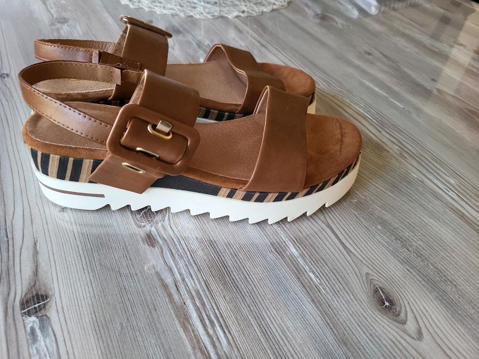 Neue Marco Tozzi Sandalen in Beckingen