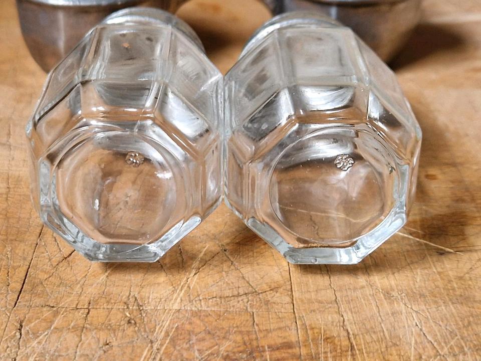 Salz und Pfefferstreuer aus Zinn mit Glasbehälter Gestempelt in Marl