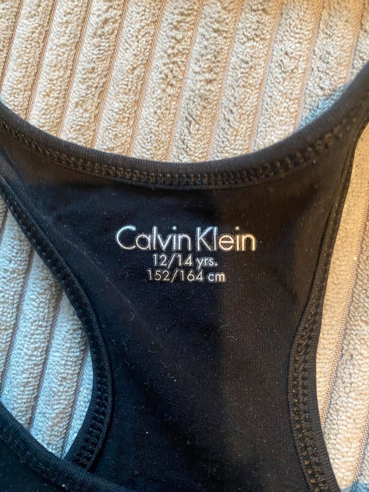 7 Mädchen Bustiers Calvin Klein 152/164 BH Unterwäsche in Petersberg