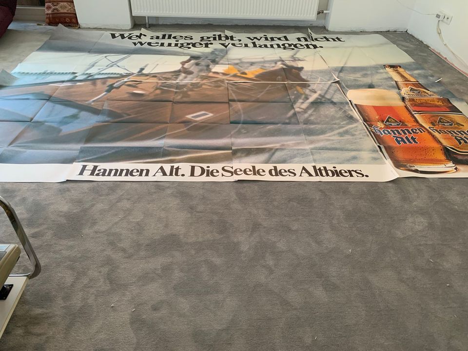 Vintage Plakatwerbung Litfaßsäule u.a. Camel, R6, Krombacher in Dachau