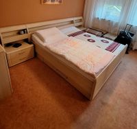 Doppelbett mit Nachttisch und Bettkasten Hessen - Reiskirchen Vorschau