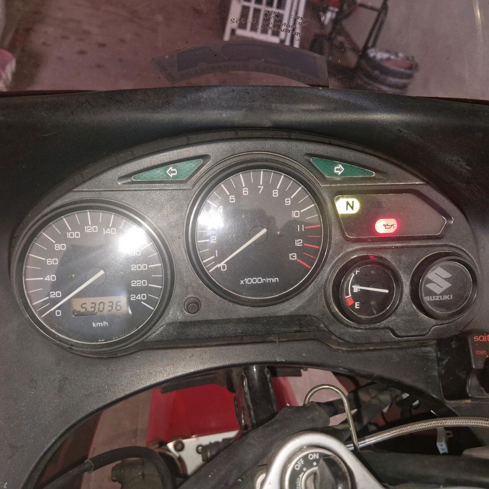 Motorrad Suzuki GSX 600F mit Reisekoffer uvm. in Runkel