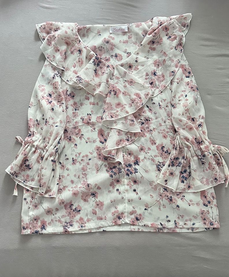 Bluse mit Blumenmuster in Jena