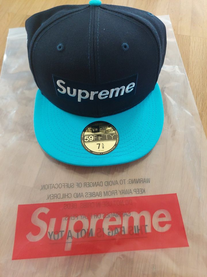 Supreme 2-Tone Box Logo New Era Blue 7 5/8 DEADSTOCK in Dinkelsbuehl