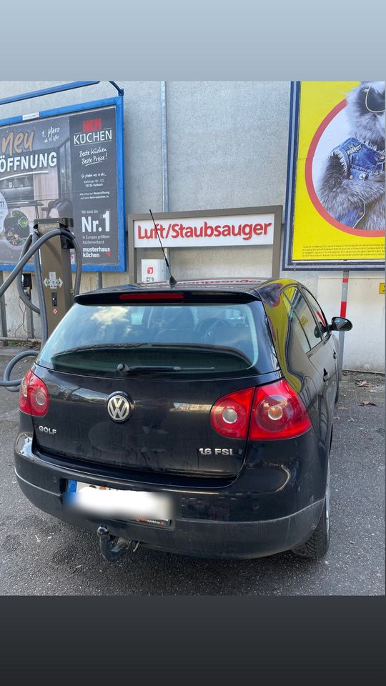 Vw Golf 5 Schwarz in Stuttgart