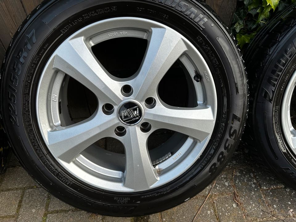 Tuningfelge Alu von der Firma O.Z. Mit Sommerreifen 225/55/R17 in Dummerstorf