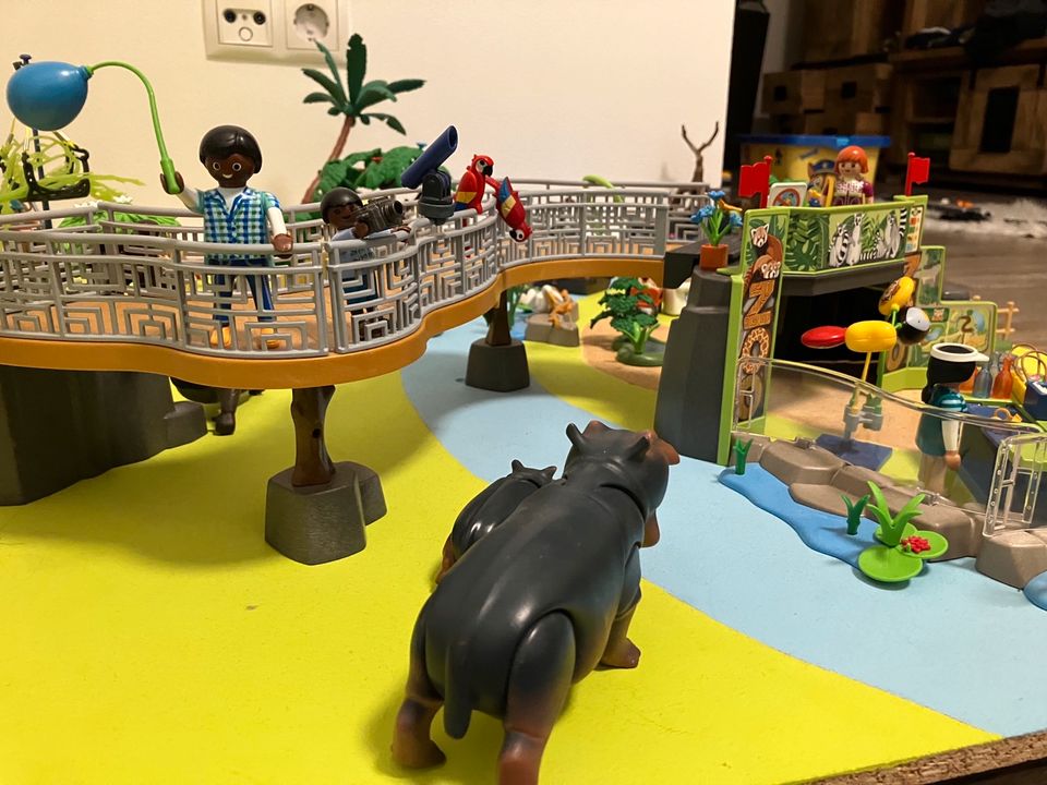 Playmobil Zoo (mehrere Sets) auf Platte in Siershahn