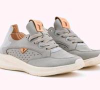 Neue trendige Sneaker Trainingsschuhe 40 Grau Schleswig-Holstein - Glücksburg Vorschau