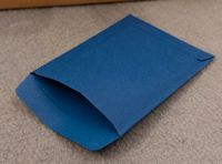 500 Papiertüten in blau 7,5 x 10,5 cm Niedersachsen - Tarmstedt Vorschau