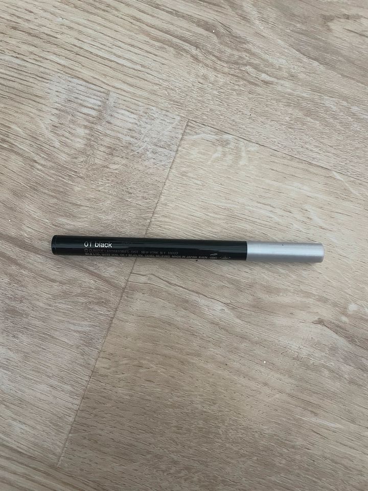 Clinique Liquid Eyeliner Black Neu in Darmstadt