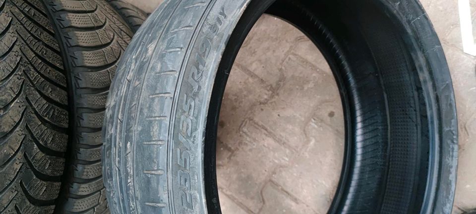 Pirelli P Zero 235/35/19 in Bad Colberg-Heldburg