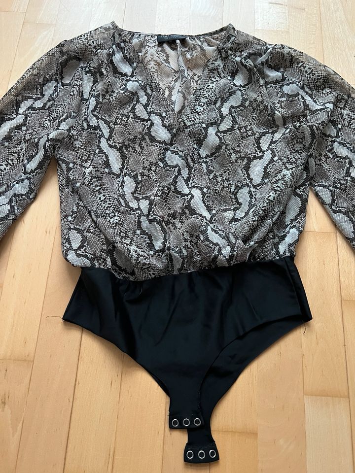 Bluse Blusenbody von Zara Gr M/38 grau schwarz in Gaukönigshofen