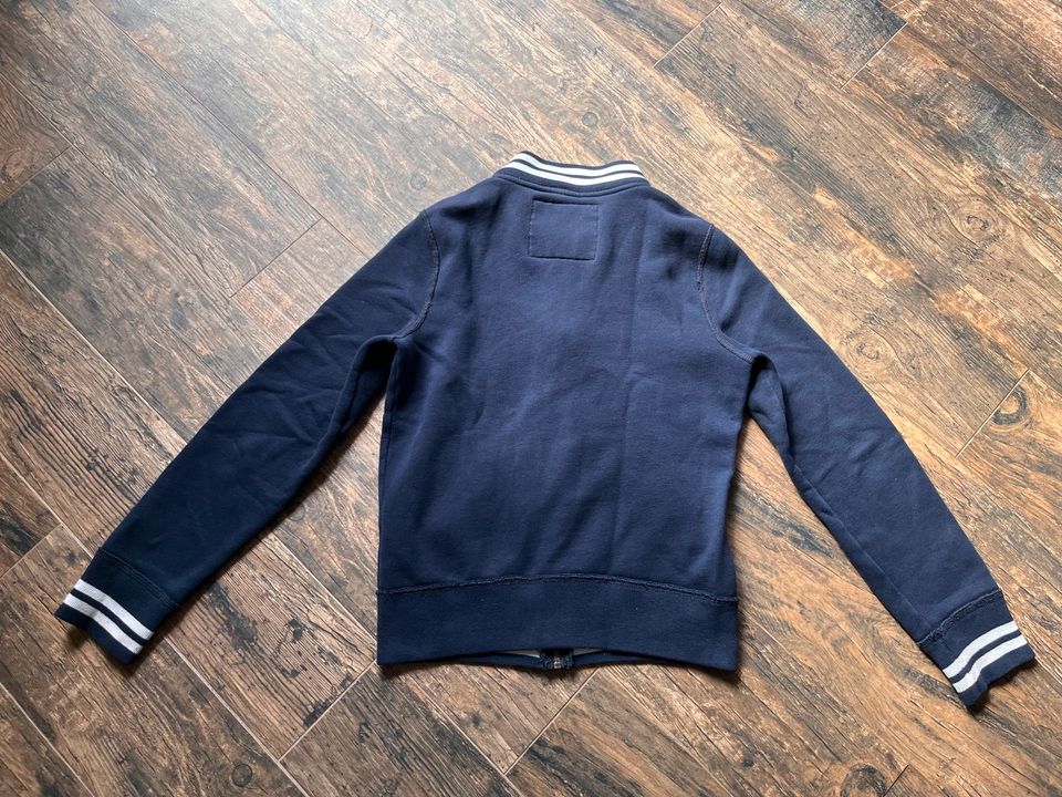 Blaue Sweatjacke/ Collegejacke v. abercrombie Kids i. L (152/160) in Karlsbad