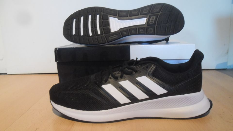 Adidas Sportschuh Sneaker schwarz, Größe 42 , Neu in Oldenburg
