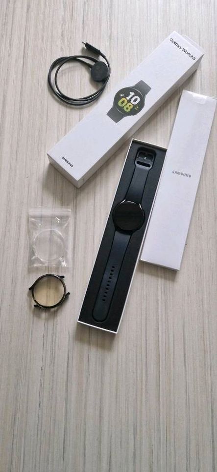 Top Zustand: Samsung Smart Watch 5 LTE 44mm Smartwatch in Köln